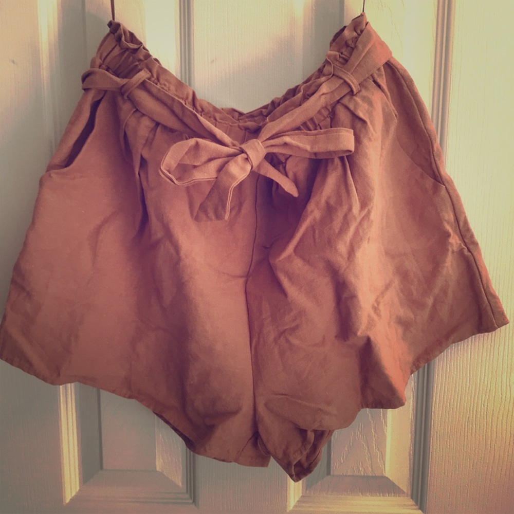 Salmon tie shorts